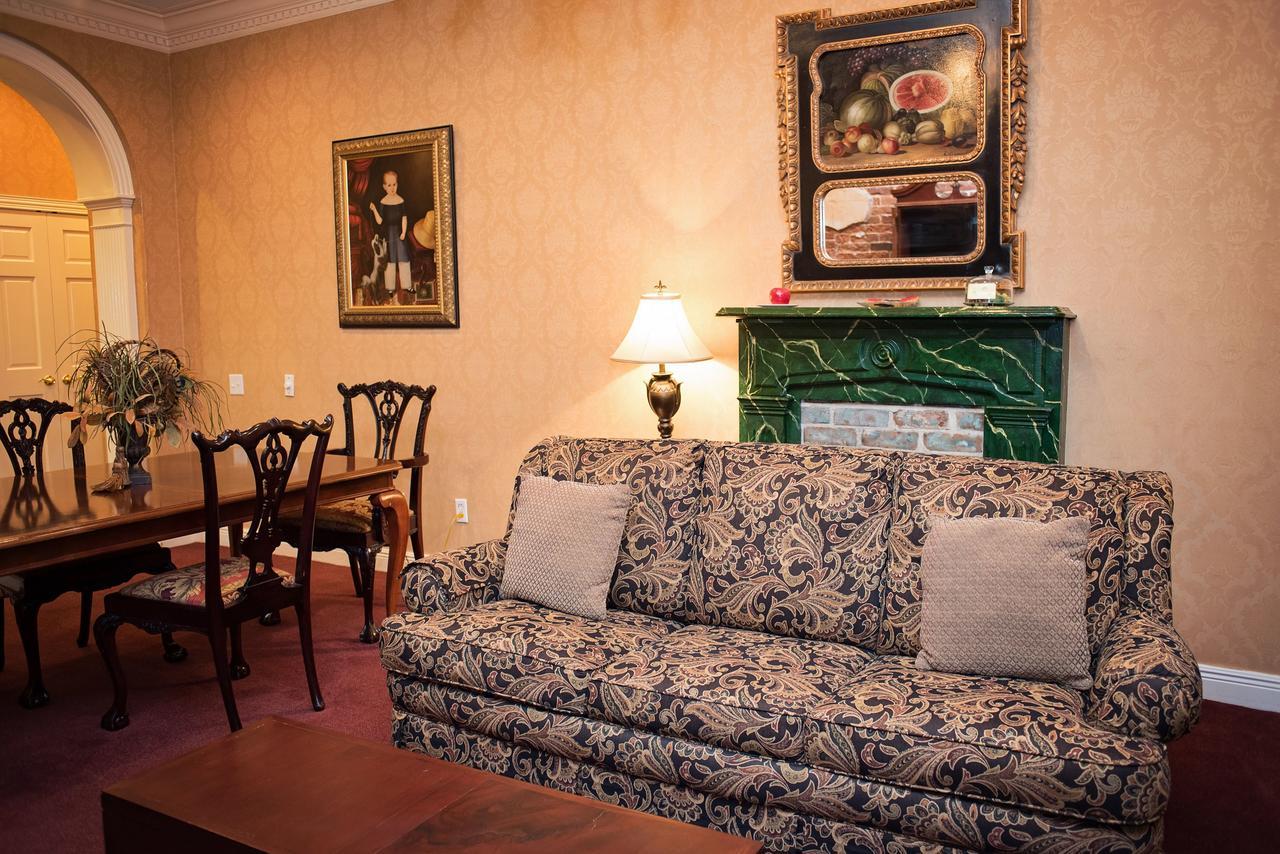 Quarter House Suites Новый Орлеан Экстерьер фото